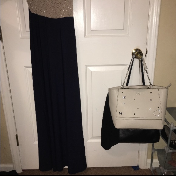 Dress - Picture 3 of 4